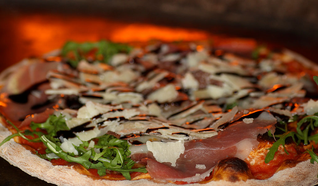 pizza vecchia modena con Aceto Balsamico Tradizionale di Modena