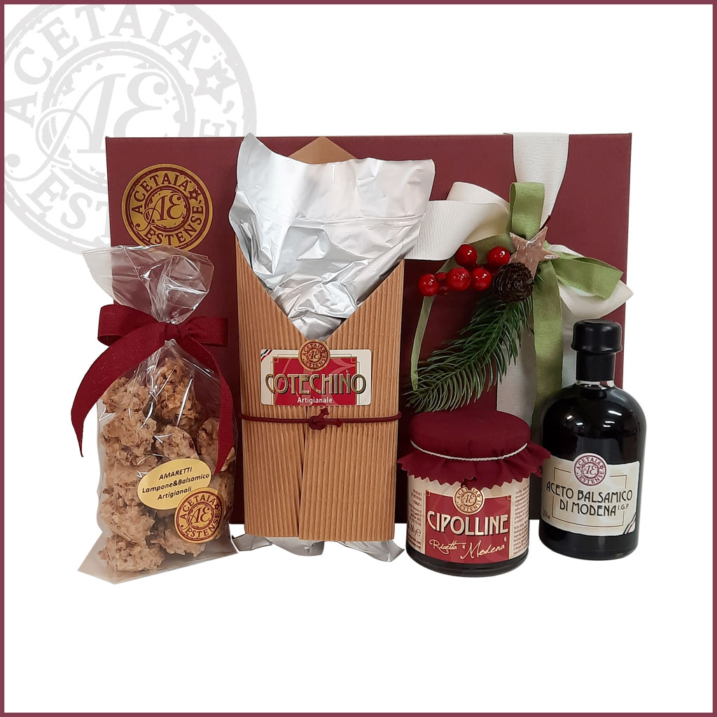 Christmas-greetings-gift-box-with-Balsamic-Vinegar-of-Modena-IGP-cotechino-onions-and-vinegar-and-homemade-macaroons